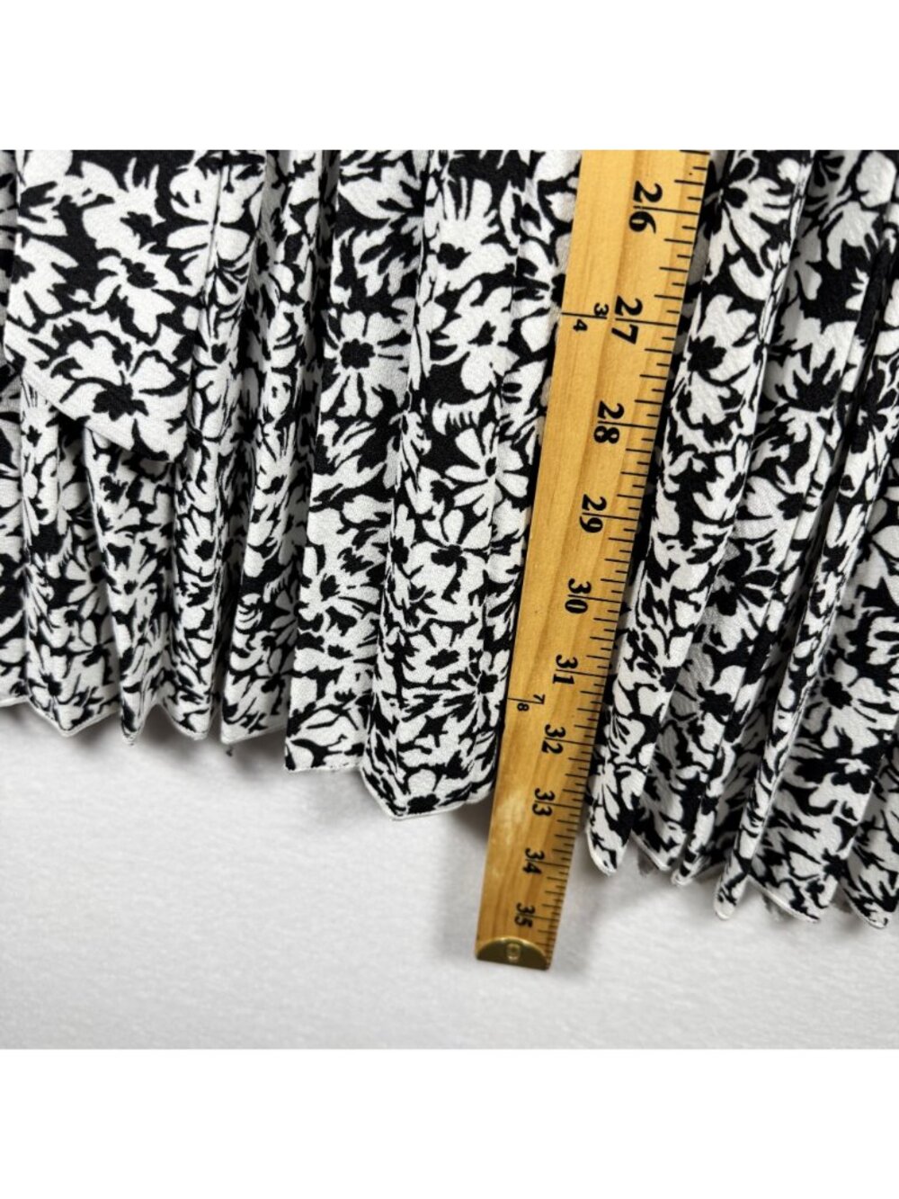 Lark + Grey Floral Black & White Pleated Tie Belt Skirt Size M Polyester Blend - Picture 8 of 9